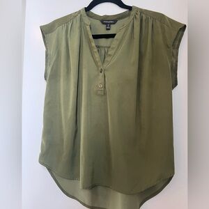 Banana Republic Flowy Top